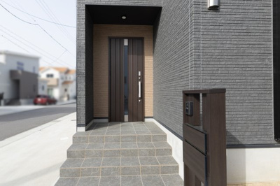 【玄関】 | 津市芸濃町椋本《8号棟》