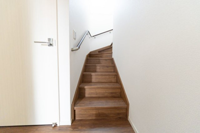 【その他】 | 津市芸濃町椋本《8号棟》 | 階段