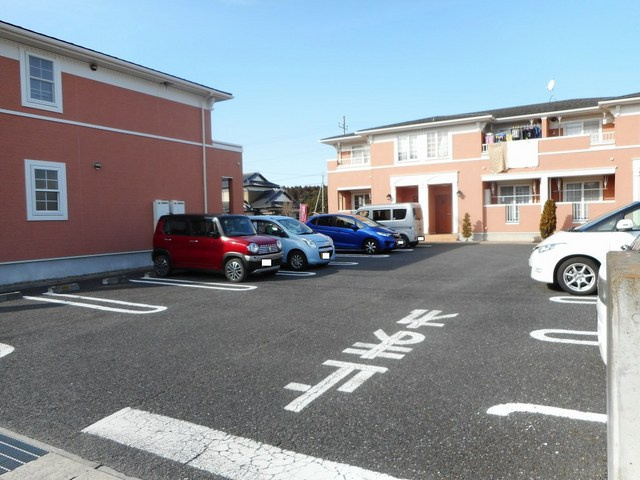ラフィナート・パレＢの駐車場