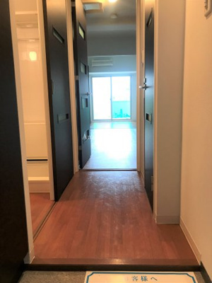 【玄関】 | アーデン四ツ橋プライマリーワン | 清潔感があり、広々とした玄関！