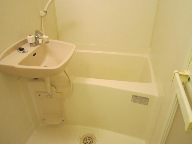 レオパレスクレールの浴室|画像5