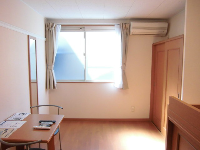 レオパレスクレールの寝室|画像8