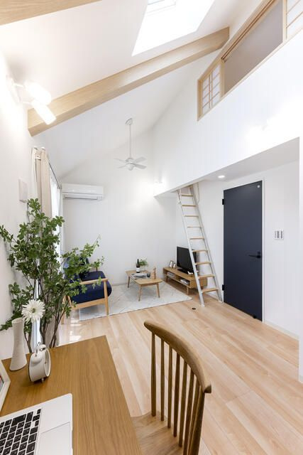 ベイ・コートの居間・リビング