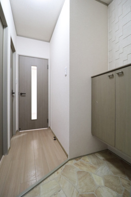 【玄関】 | ヴィラ・ベルデベル A