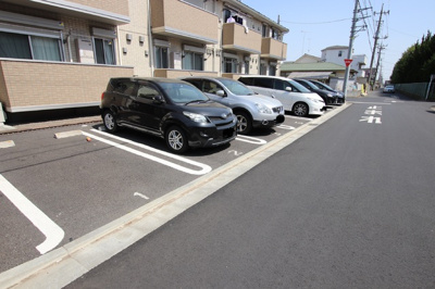 敷地内駐車場！※空確認要
