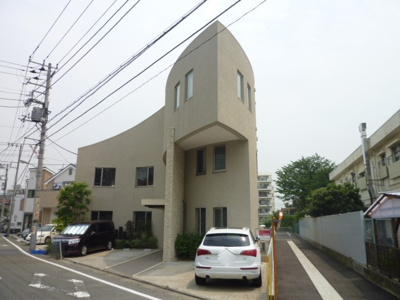 ◆敷地内駐車場◆（小型車のみ可／空き状況等詳細は要確認）