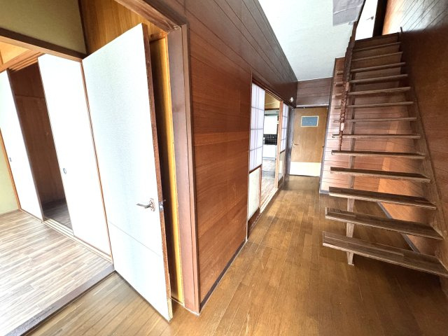 南若園戸建の玄関