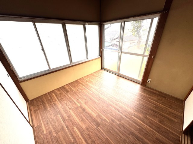 南若園戸建の洋室