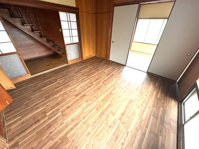 南若園戸建の洋室