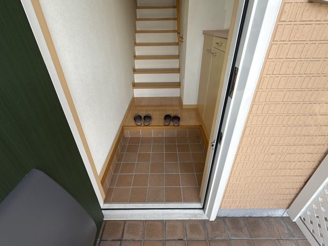 シャーメゾン今宿Aの玄関