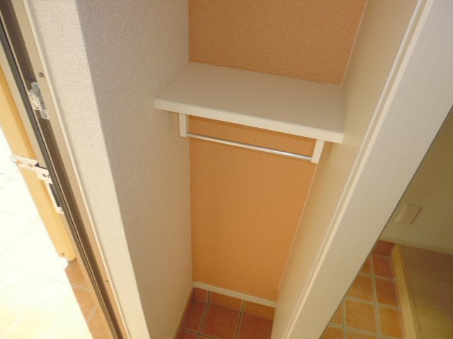 ピュアウィンドＡの玄関|傘かけ