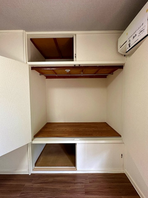 【収納】 | ハイツ寺の台 | 洋室6帖のお部屋にあるクローゼットです♪大切なお洋服もしわにならないようにハンガーがけができます☆