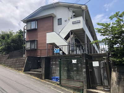 【外観】 | ハイツ寺の台 | スーパーが近くてお買い物に便利な立地の2階建てアパートです♪田園都市線「宮崎台」駅まで徒歩圏内☆