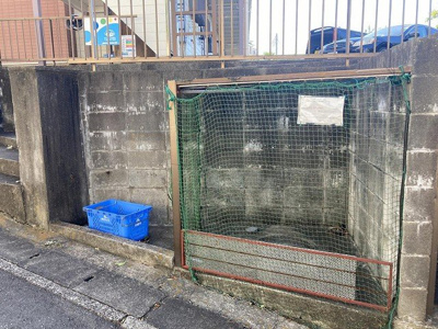 【その他共用部分】 | ハイツ寺の台 | 敷地内ごみ置き場でごみ出しもらくらく～♪忙しい社会人さんや主婦さんにもうってつけ！