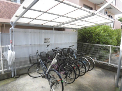 【その他共用部分】 | OSKY21 | 屋根付き駐輪場です