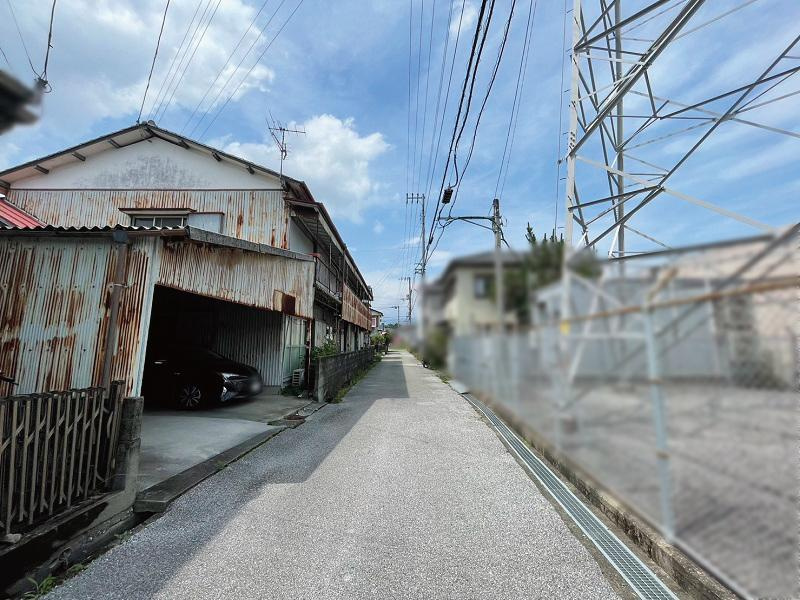 高知市神田の前面道路含む現地写真
