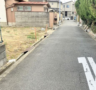 【前面道路含む現地写真】