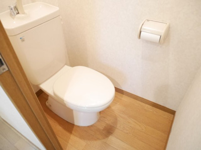 【トイレ】 | ピュア箱崎 | 別号室の写真になります。現況優先。