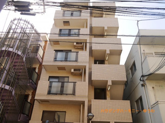 【外観】 | 外観タイル張りのＲＣ造。モダンな建物です。