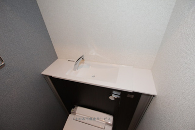 【トイレ】 | ソレアード花月 | 落ち着いたトイレです
ソレアード花月　104号室　2021/9/20撮影