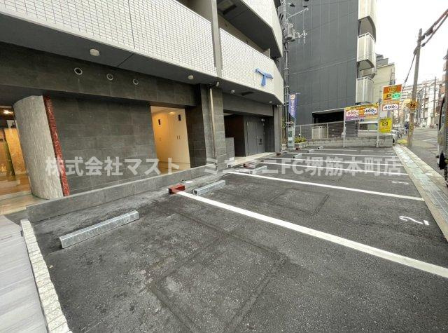 セレニテ天六ミラクの駐車場
