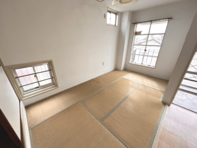 日本らしい落ち着いた雰囲気の和室です