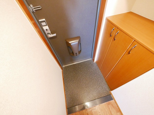 クレドール1番館の玄関