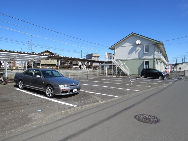 的場駅前タウンD棟の駐車場