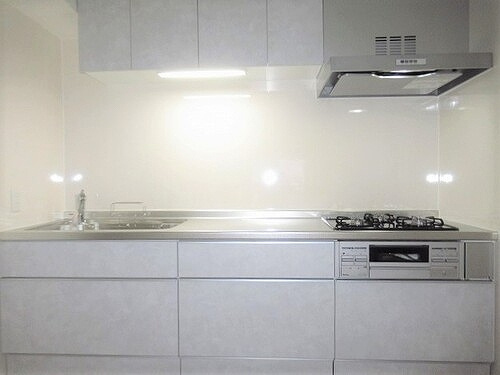 ボーン平尾のキッチン|システムキッチン新品交換