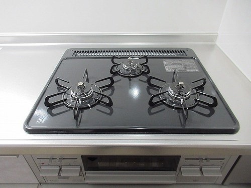 ボーン平尾の設備|３口ガスコンログリル付新品交換
