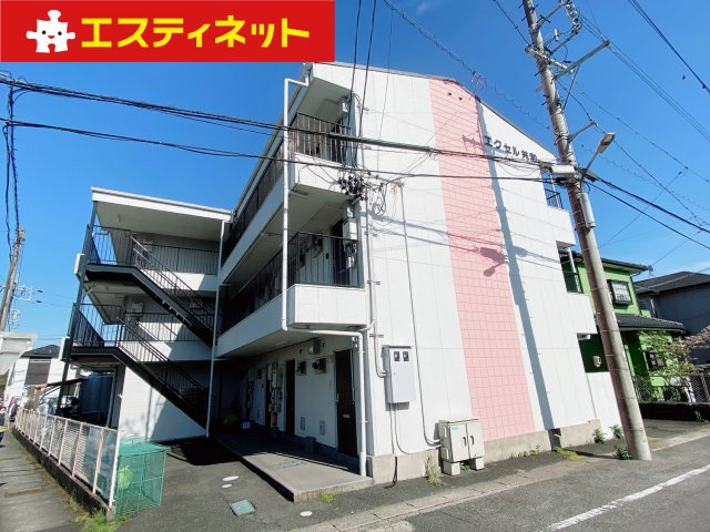 エクセル共和の外観