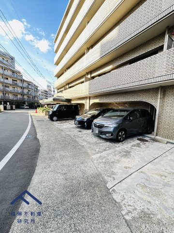 ヴォルフスガルテン二日市の駐車場