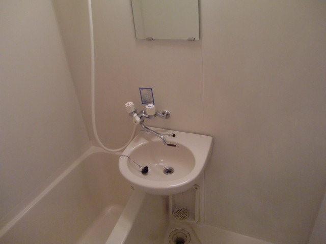 シャトラン弓木三番館の浴室