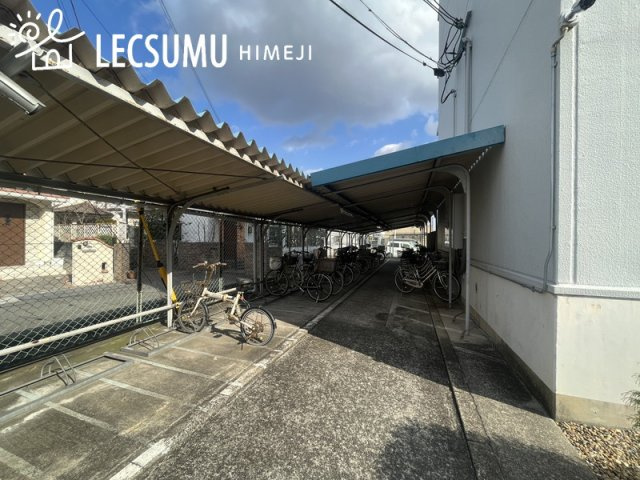 ローレルハイツ姫路天満B棟の駐輪場