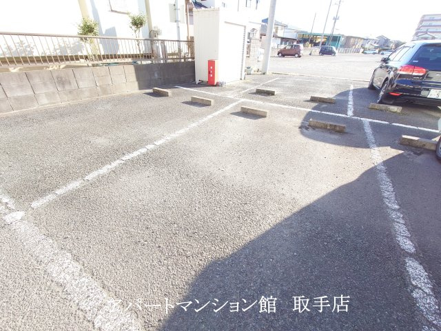 サニーコート桜井Ⅱの駐車場