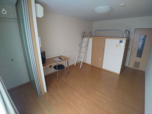 レオパレスプレミールの居間・リビング|おしゃれなリビングです