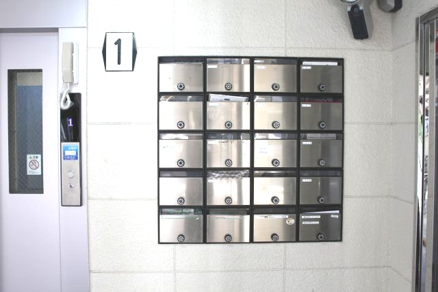 プレーンラックのエントランス