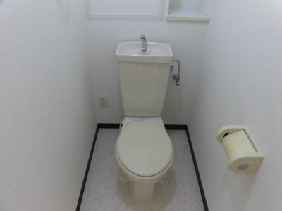 【トイレ】 | エトワール小松 | 清潔感のあるトイレです。