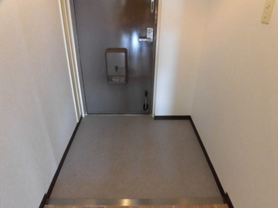 【玄関】 | エトワール小松 | 綺麗で広い玄関です。