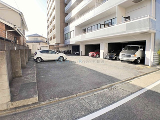 【駐車場】