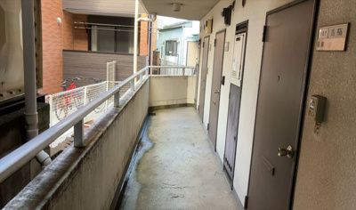 【その他共用部分】 | ポケットハイツ本厚木 | 共用部分は、一棟の建物に住む区分所有者全員が共同で所有するとし、共用部分の管理、補修などは、区分所有者で形成される管理組合が行います。個人の判断で勝手に変更することはできませんので覚えておきましょう。