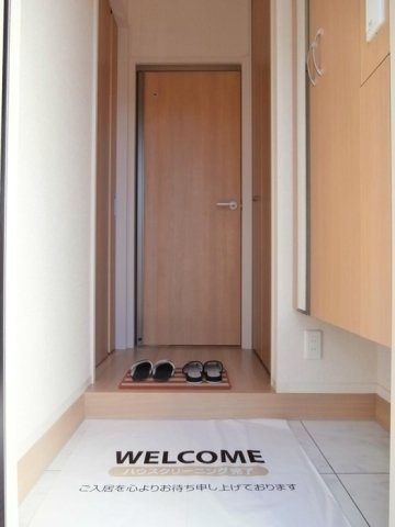 メゾン ド プリュネ Aの玄関|玄関