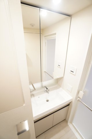 【独立洗面台】 | プライムメゾン千葉新町 | ※同物件・同タイプの写真です。