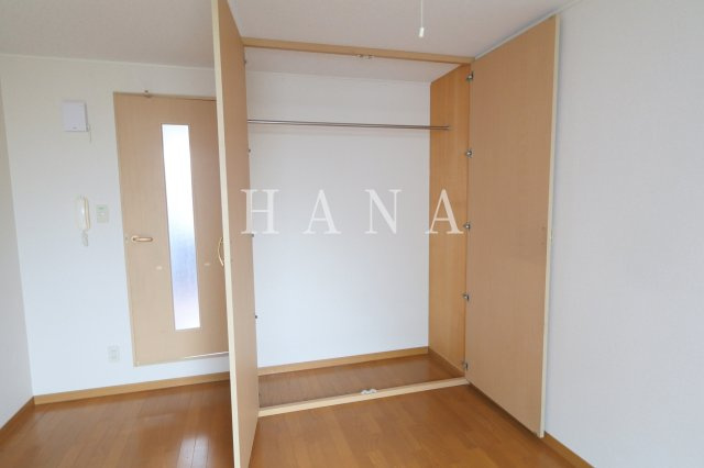 レオパレスフロイデンルーフの収納