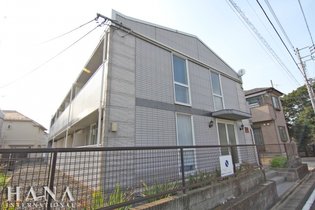 レオパレスフロイデンルーフの外観
