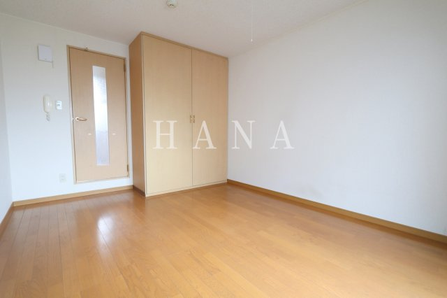 レオパレスフロイデンルーフの居間・リビング