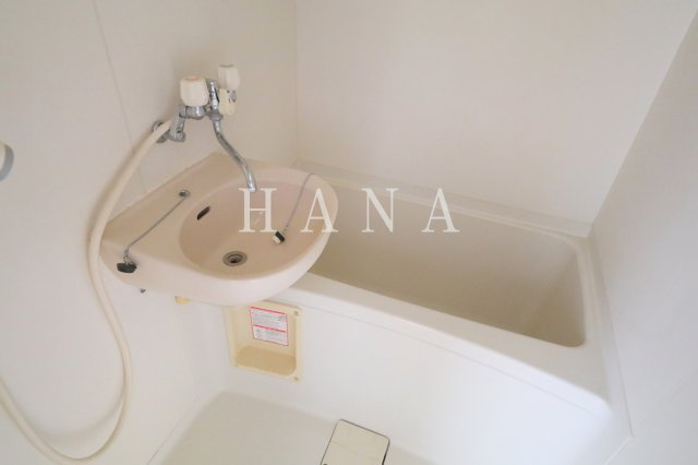 レオパレスフロイデンルーフの浴室