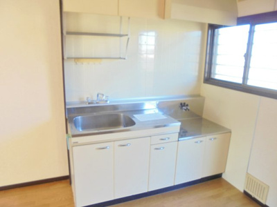 【キッチン】 | ファミール佐藤 | 吊戸棚付きキッチン