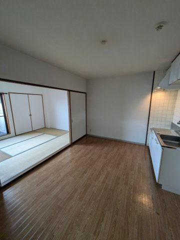 グランドハイツユタカⅠの居間・リビング