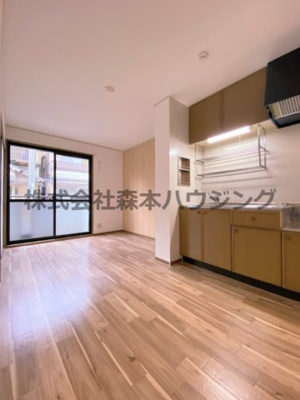 【居間・リビング】 | 　コスモコート東 | 使いやすい居間です